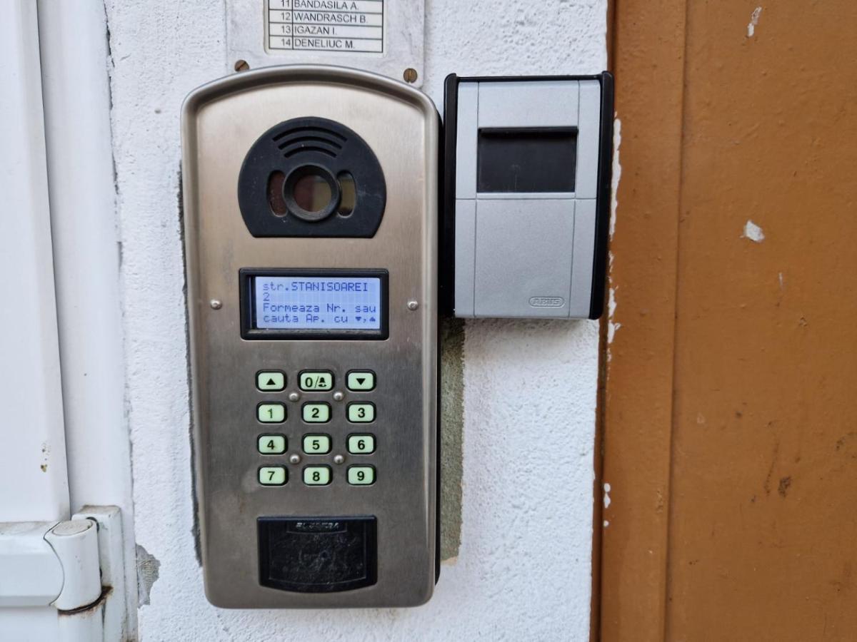 Marcos Apartments - Stanisoarei - self check-in Resita Exterior foto